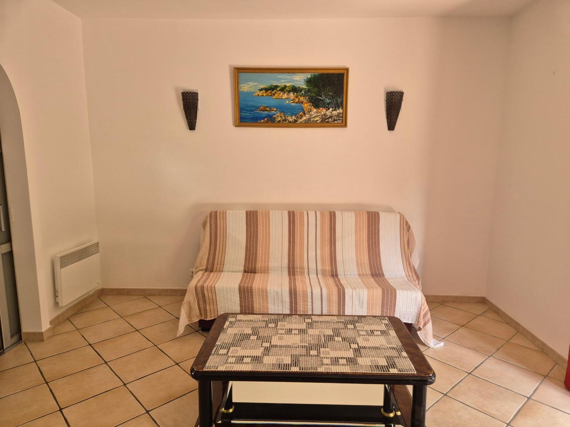 Joli Appartement Climatise Avec Terrasse A Moin 10 Minutes A Pieds De La Plage Calvi  Extérieur photo