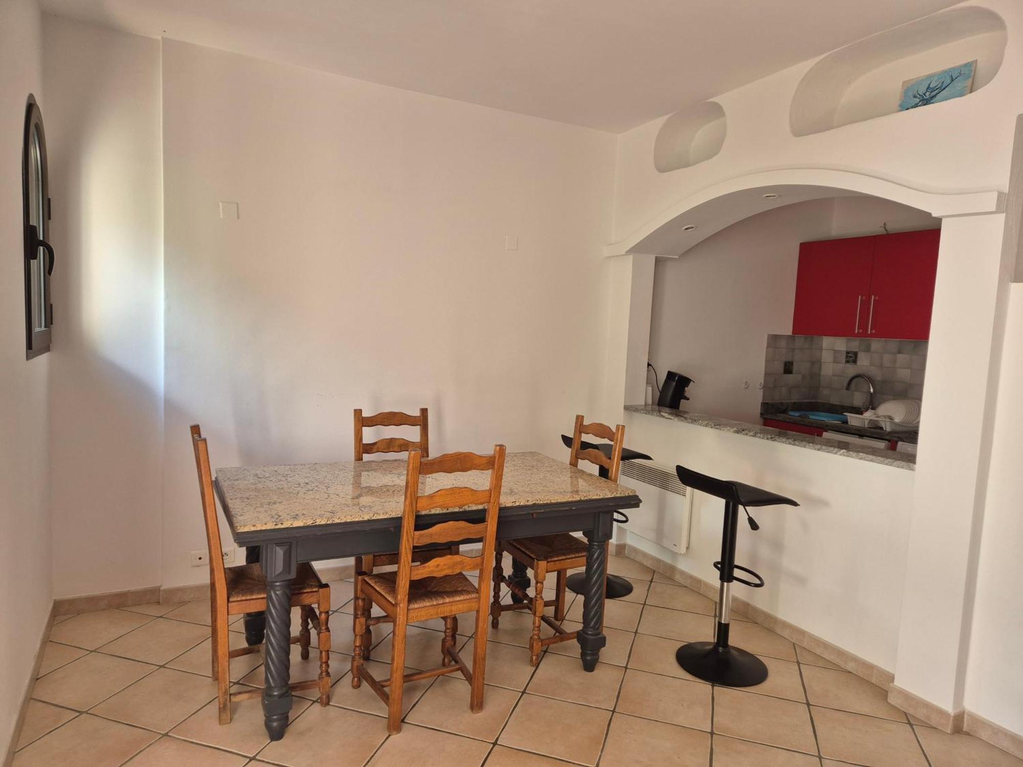 Joli Appartement Climatise Avec Terrasse A Moin 10 Minutes A Pieds De La Plage Calvi  Extérieur photo